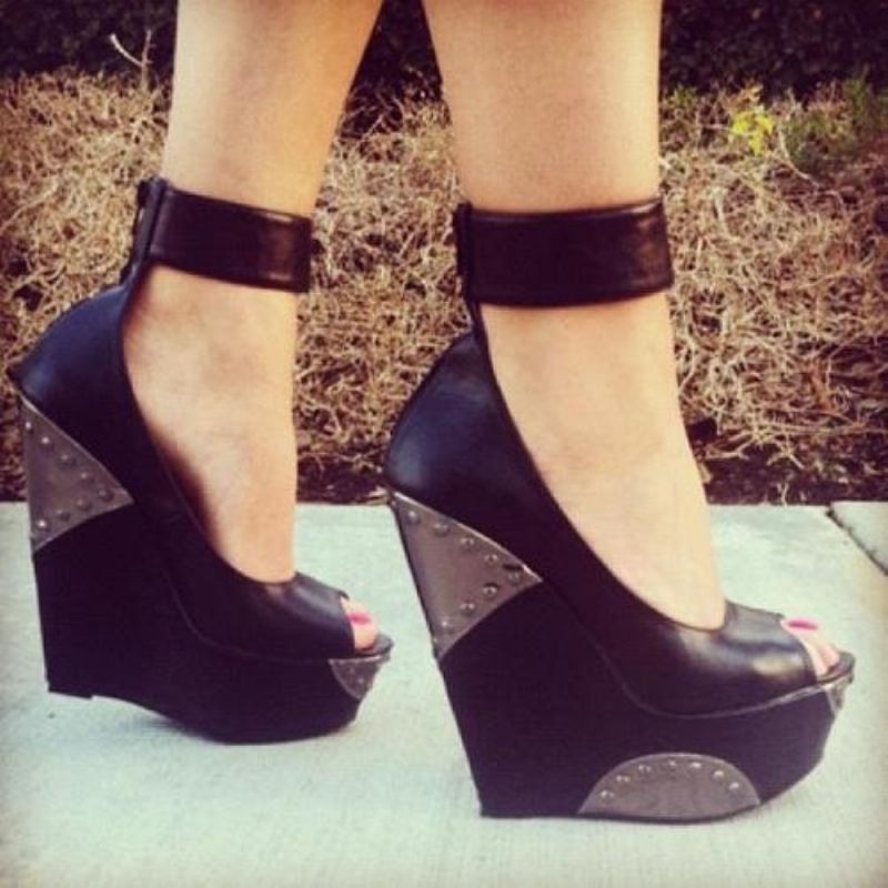 Chic Μαύρα Peep-Toe Wedge Σανδάλια